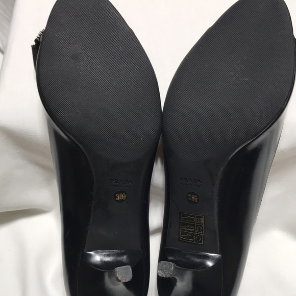 Prada leather peep toe with bow kitten heels. EUC - Picture 6 of 10